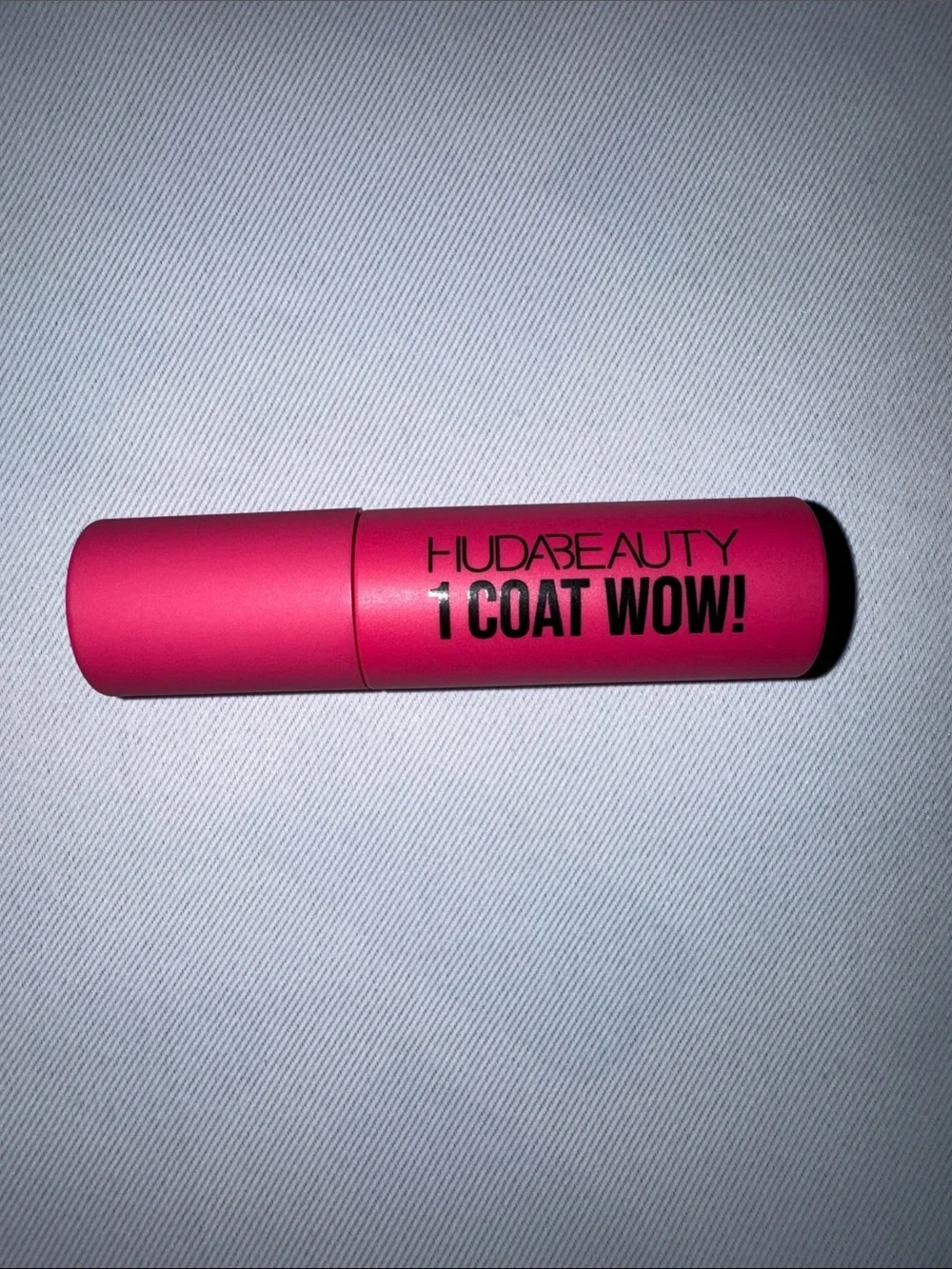 HUDA BEAUTY Mini 1 Coat WOW! Extra Volumizing & Lifting Mascara in 